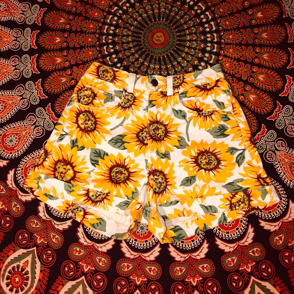 AMERICAN APPAREL SUNFLOWER SHORTS